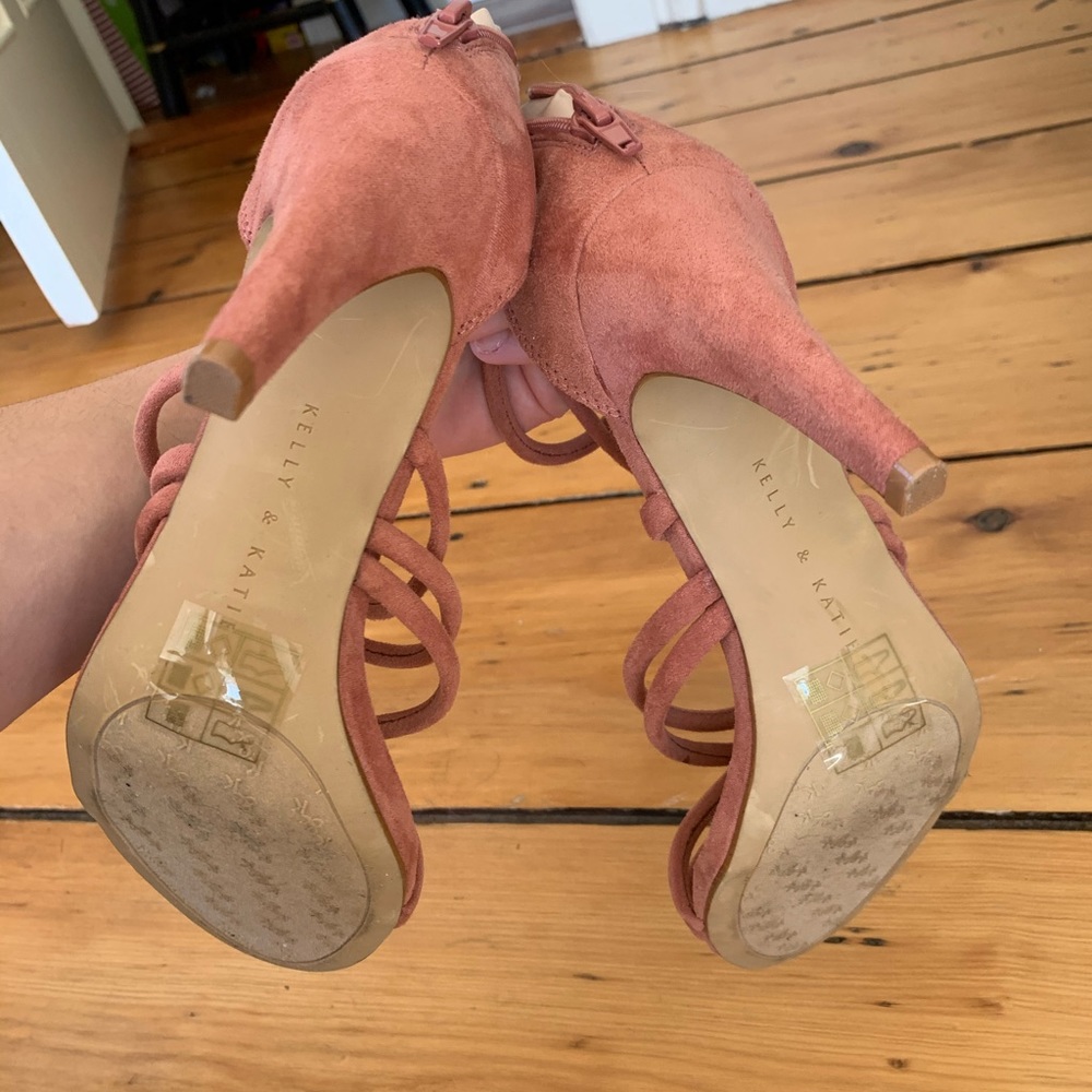 Pink heels - Picture 4 of 5